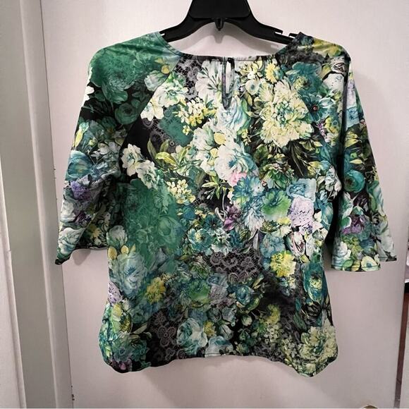 Eci New York Green Floral Top Blouse Size Medium - Picture 2 of 4